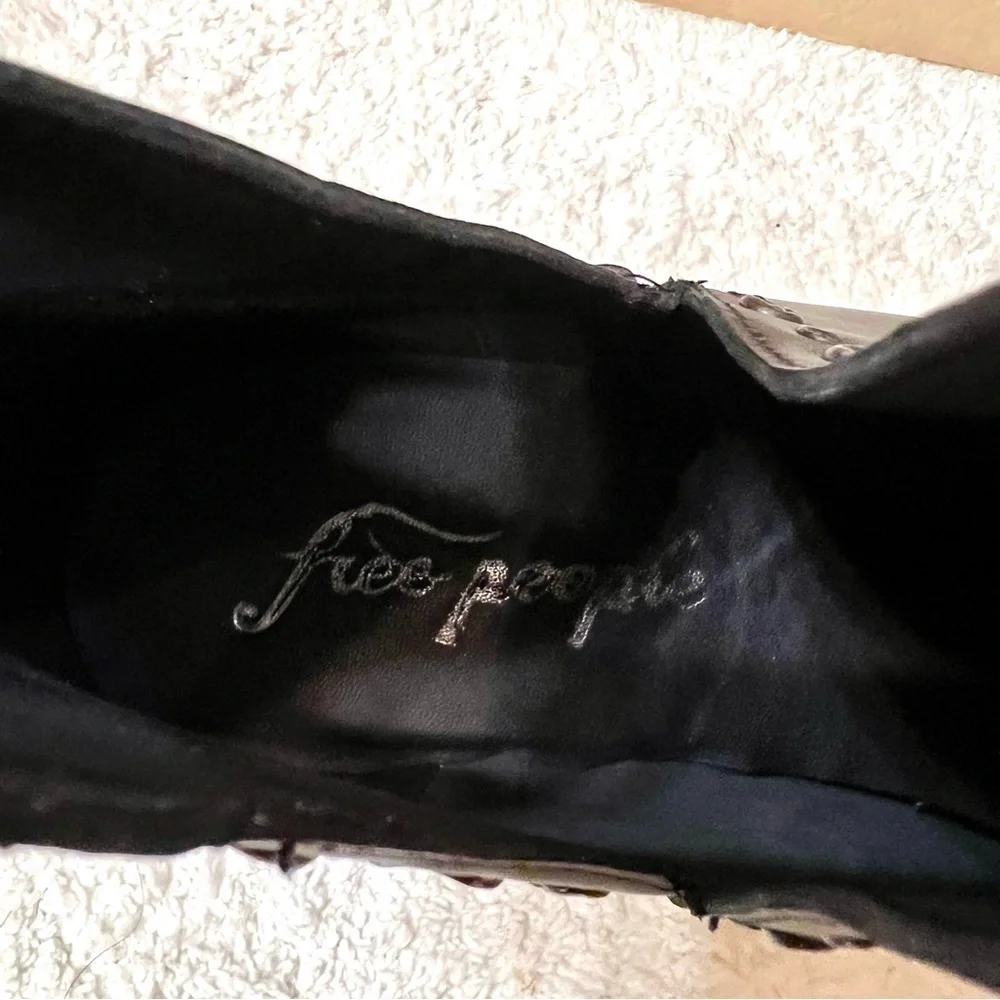 NIB FREE PEOPLE Studded Charm Double V Boot in black leather women’s size 11